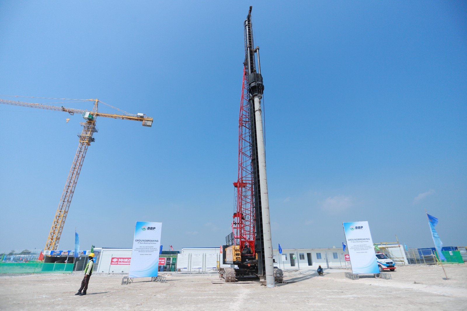 Perkuat Ketahanan Pangan dan Industri Nasional, Kapolres Gresik Hadiri Groundbreaking Pabrik Komplek Nitrat PT Bara Blasting Perkasa