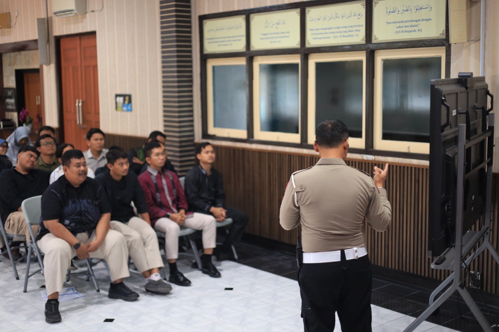 Polres Gresik Tanamkan Budaya Tertib Lalu Lintas Sejak Dini, Gandeng Guru Lewat Polantas Menyapa