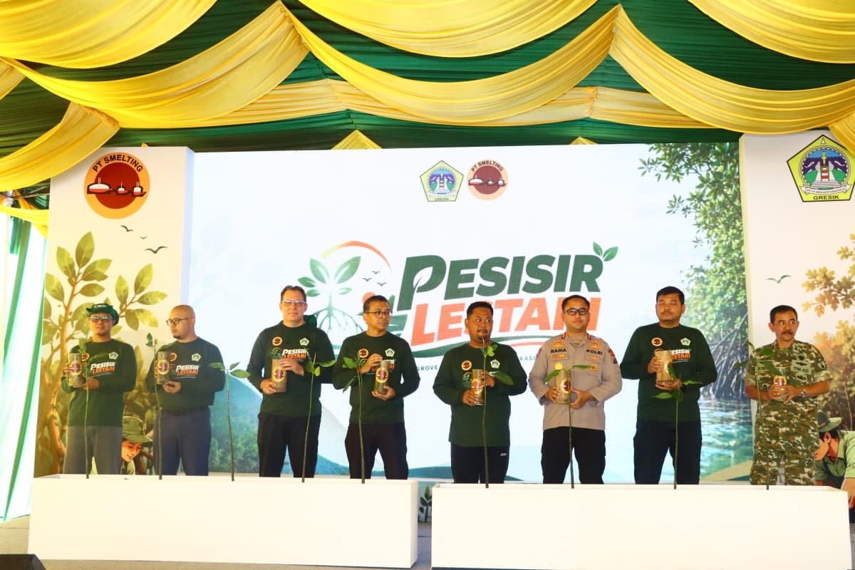 Polres Gresik Bersama Forkopimda dan PT Smelting Tanam 10.000 Mangrove di Randuboto, Jaga Ekosistem Pesisir