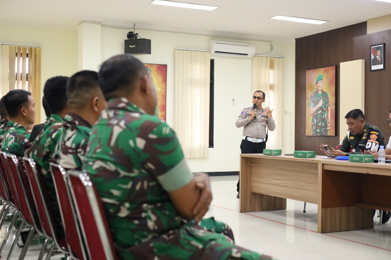 Satlantas Polres Gresik Gelar Coaching Clinic Keselamatan Berkendara Bersama Subdenpom