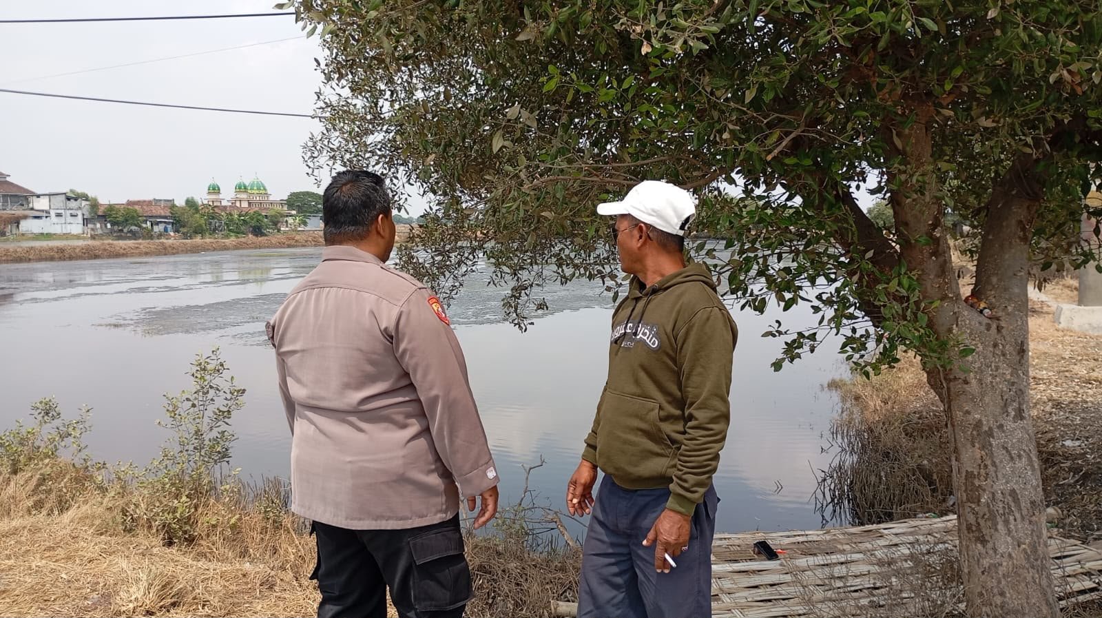 Komitmen Polres Gresik Dukung Ketahanan Pangan, Polsek Duduksampeyan Cek Tambak Ikan di Kemudi
