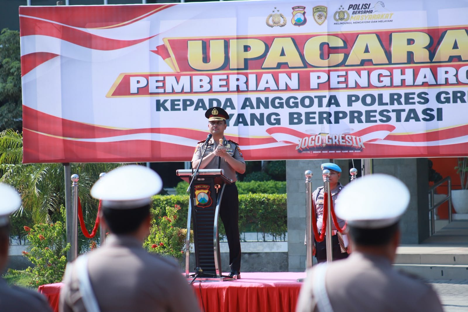 Selamatkan Korban Pengeroyokan hingga Raih Prestasi, 3 Polisi Gresik Terima Penghargaan