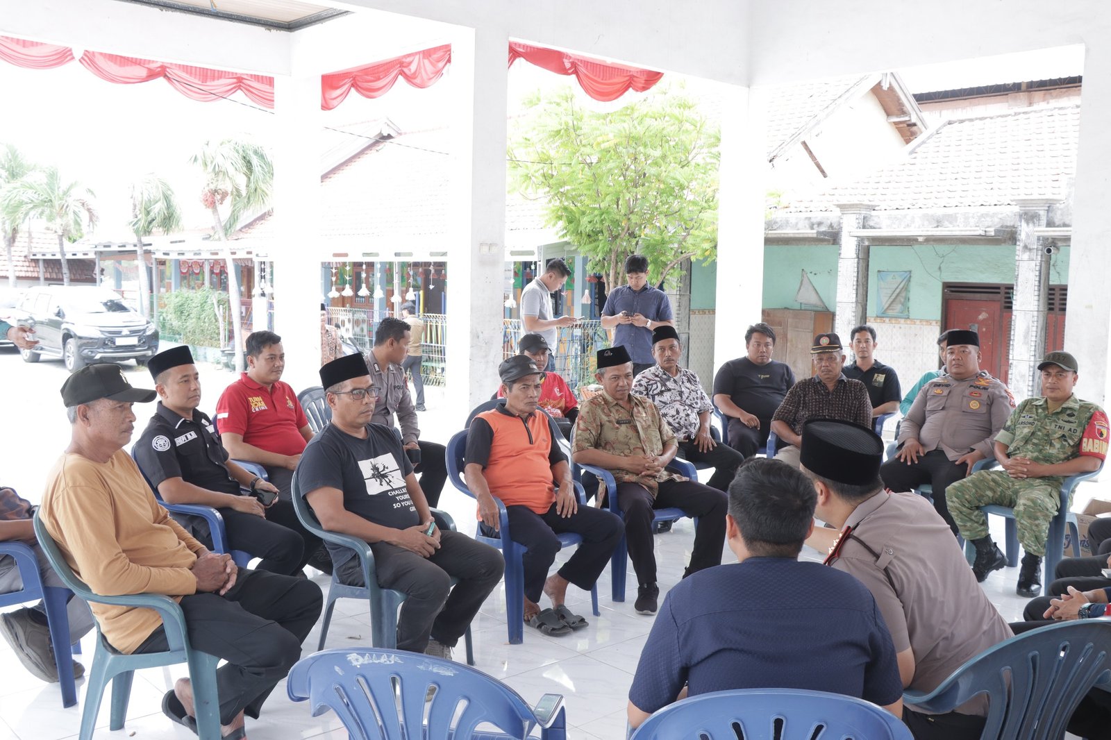 Kapolres Gresik Gelar Safari Jumat dan Rembuk Desa di Tebaloan